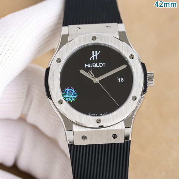 Hublot Classic Fusion Men's 42mm AAA Super Clone Watch 1147112307 - front view